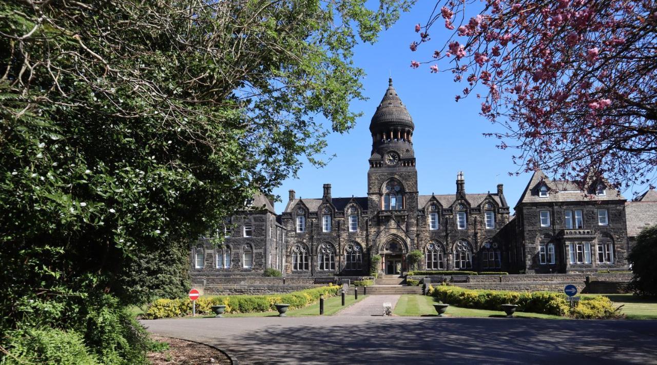 Hinsley Hall Leeds  Exterior photo